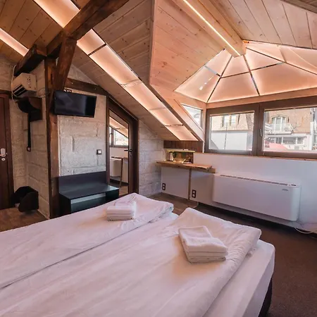 лондонъ - / London - בית הארחה קיוסטנדיל